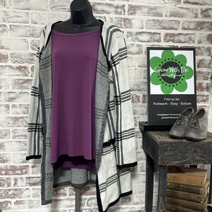 Elle cardigan sweater medium